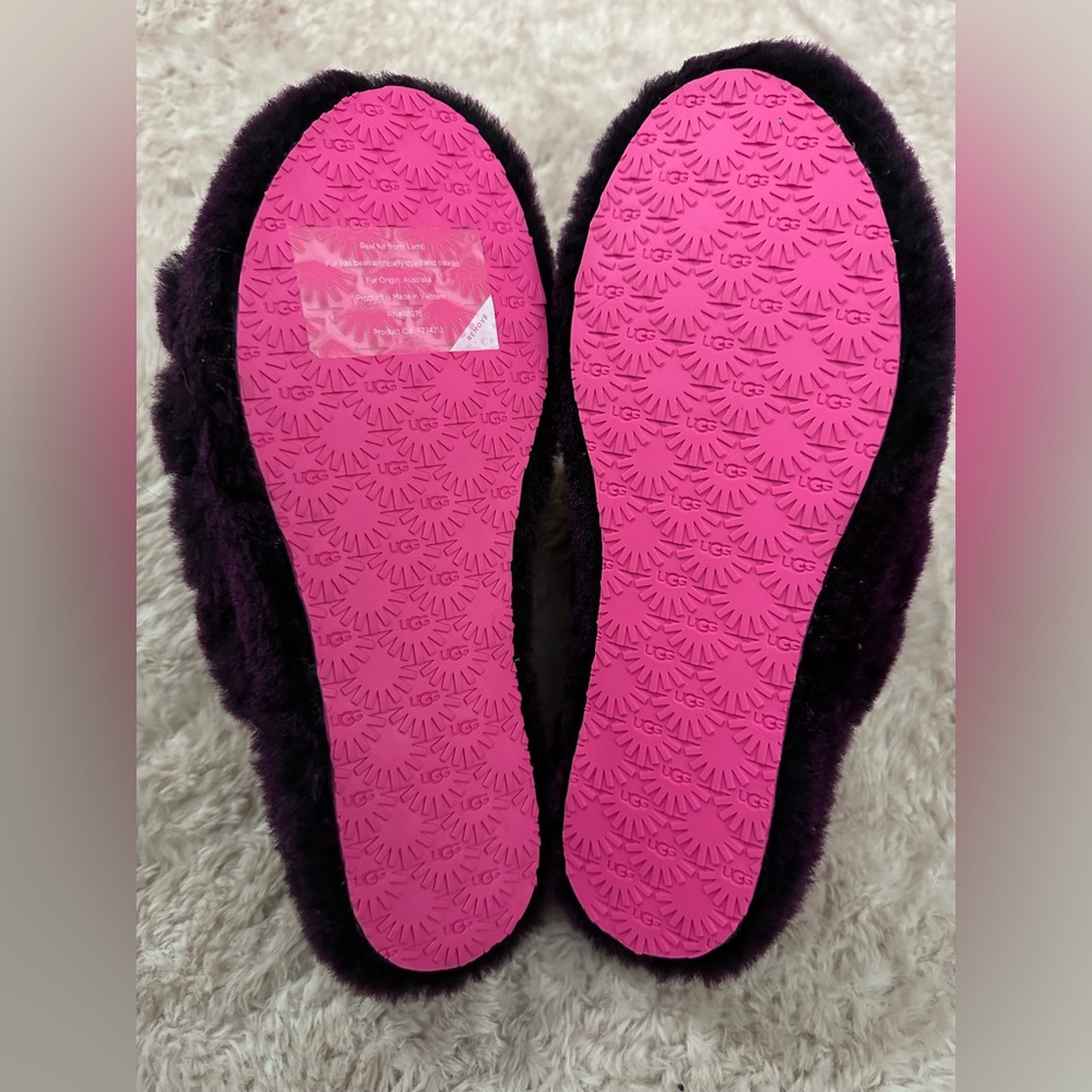 UGG Slides - Picture 4 of 6